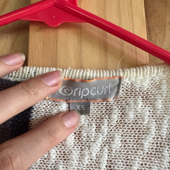 Rip Curl Cardigan - Picture 3 of 3